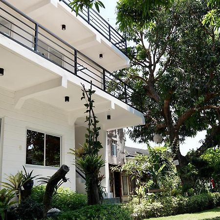 Bangcusay Location One Eighty B&B 외부 사진