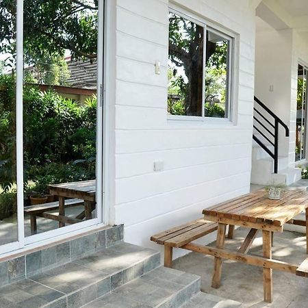 Bangcusay Location One Eighty B&B 외부 사진