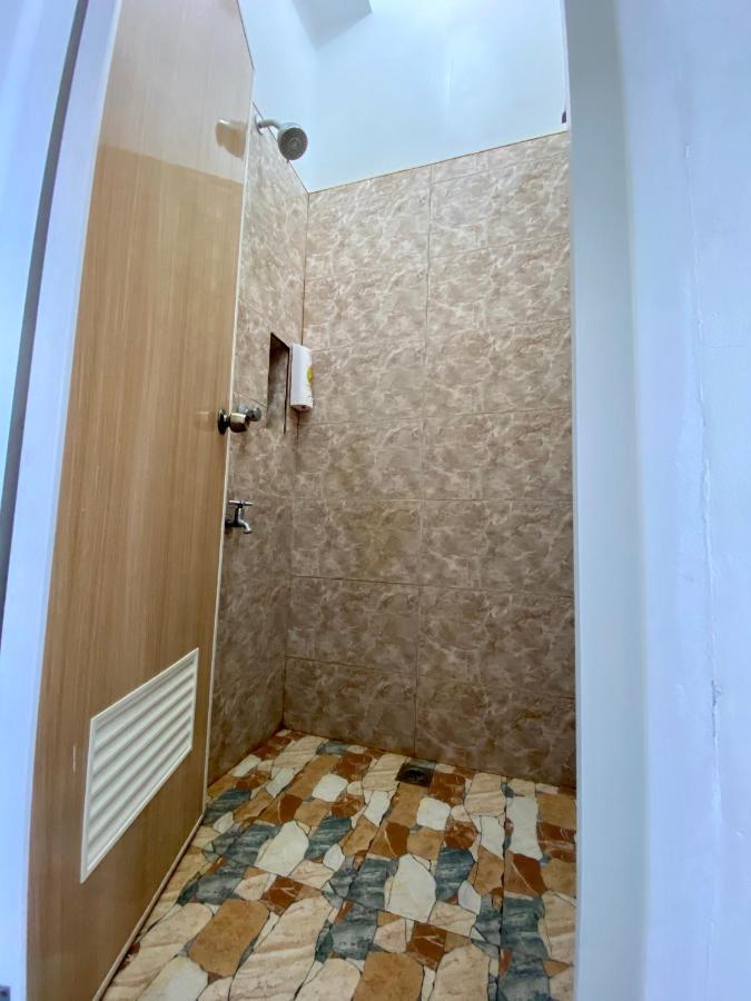 Bangcusay Location One Eighty B&B 외부 사진