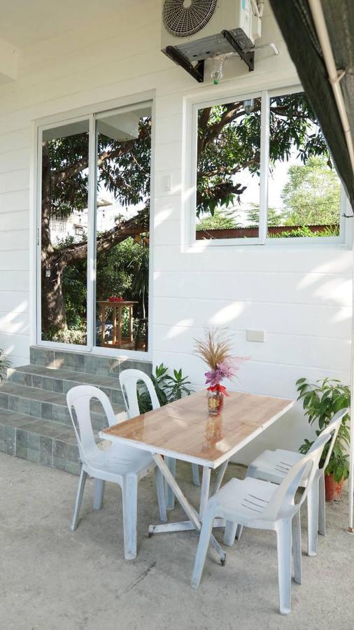 Bangcusay Location One Eighty B&B 외부 사진