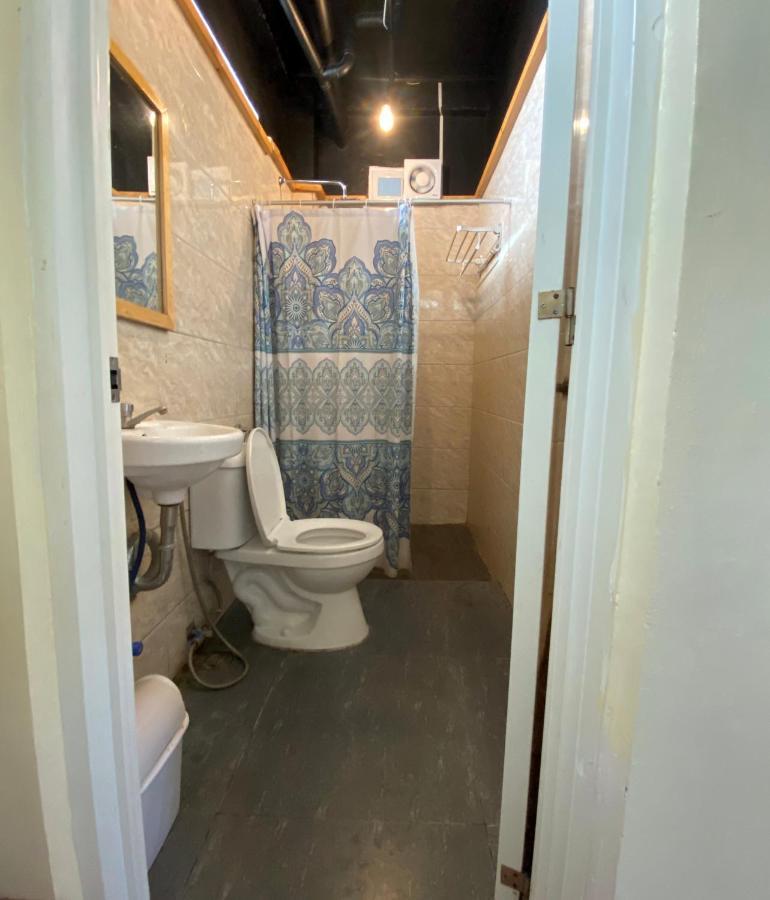 Bangcusay Location One Eighty B&B 외부 사진